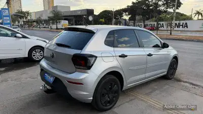 Volkswagen Polo Track 1.0 Flex 12V 5P - Miniatura 5