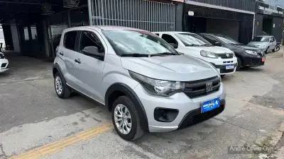 Fiat Mobi Like 1.0 Flex 2023 - Hatch seminovo em Goiânia